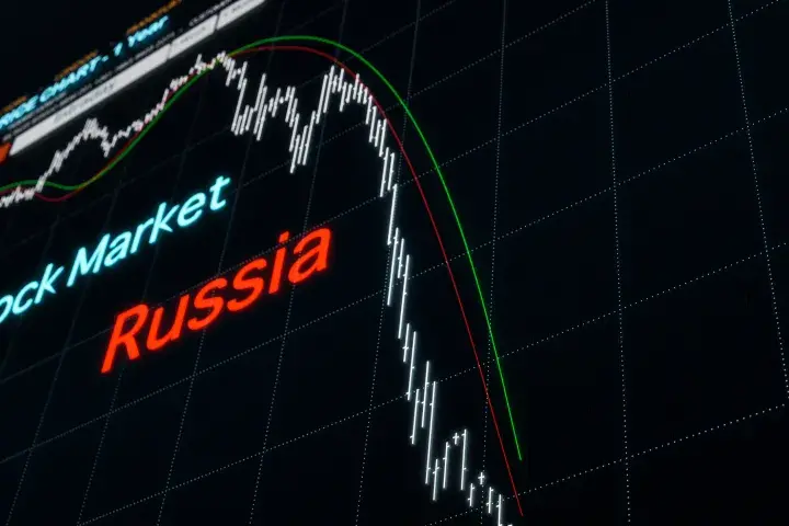 Sanctions have delivered significant financial stress to the Russian government and corporations alike. Overall, many Russian companies have dropped into – or have sunk further down into – the FRISK® score red zone, indicating heightened financial stress and corporate failure risk.